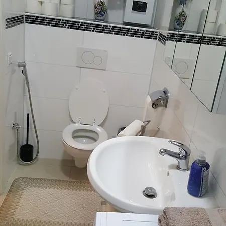 Apartment In Naehe Messe Flughafen Düsseldorf