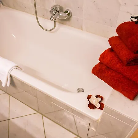 La Residenza Aparthotel 3*