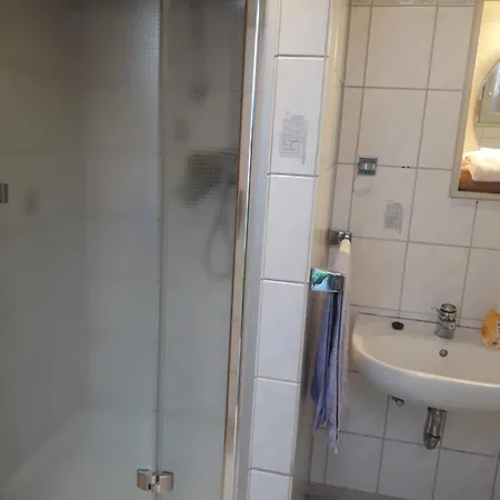 Wacholderweg 10,hans Hyzak Homestay Dusseldorf