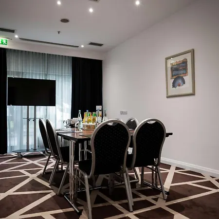 Radisson Blu Conference Hotel, 4* Düsseldorf