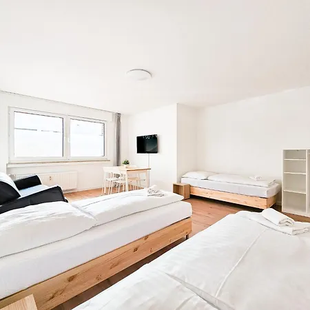 Raj Living - 2 Or 3 - 15 Min Zur Messe Dus & 10 Min Old Town Dus Appartamento