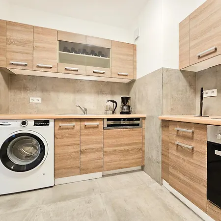 Raj Living - 2 Or 3 - 15 Min Zur Messe Dus & 10 Min Old Town Dus *