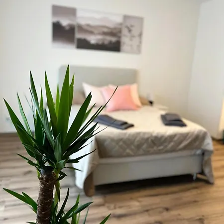 Apartment E&k I