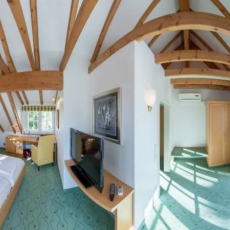 Hotel Im Park 3*