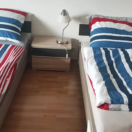 Zum Flughafen Apartment Dusseldorf