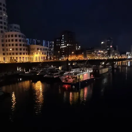 Botel Hausboot Iron Franz- Entspannung Auf Dem Wasser Dusseldorf