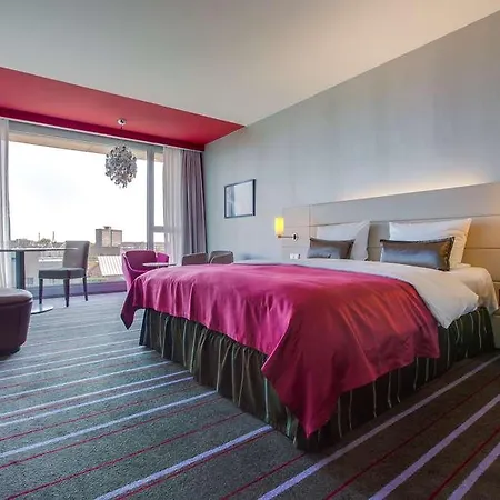 Hotel Radisson Blu Media Harbour Hotel, 4*
