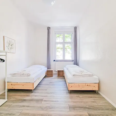 Raj Living - 3 Mit Balkon - 15 Min Zur Messe Dus
