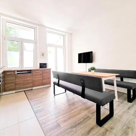 Raj Living - 3 Mit Balkon - 15 Min Zur Messe Dus