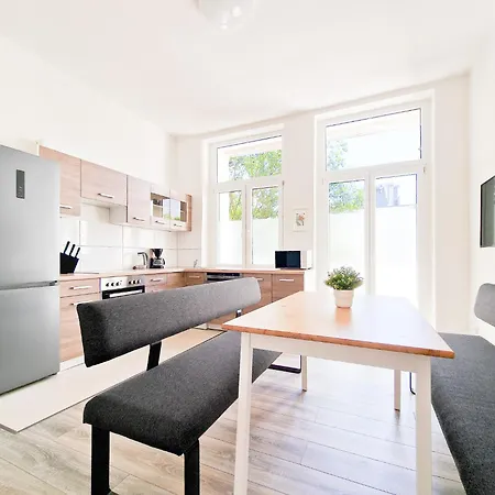 Raj Living - 3 Mit Balkon - 15 Min Zur Messe Dus * Dusseldorf