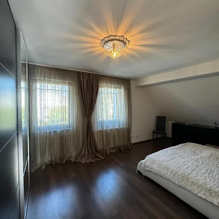Villa House Near Messe Dusseldorf