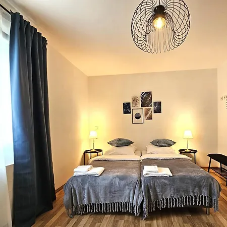 Hotel Airport Messe 3*