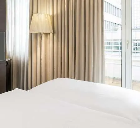 Nh Koenigsallee Hotel 4*