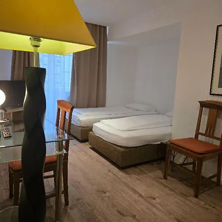 Stern Hotel