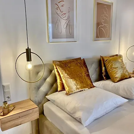 Komfort - Zentral, Mit Balkon Und Waschmaschine Apartment *