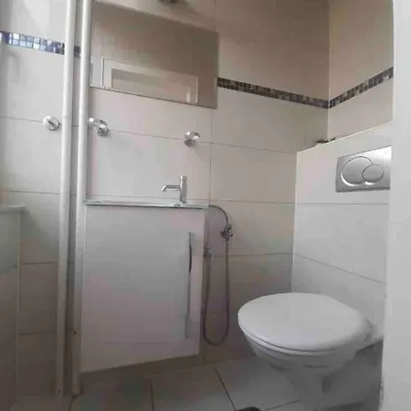 Messe Airport Elegant Privatunterkunft *