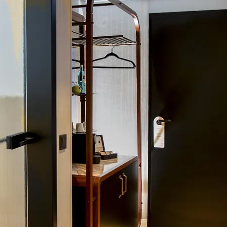 Hotel Muze - Handwritten Collection 4*
