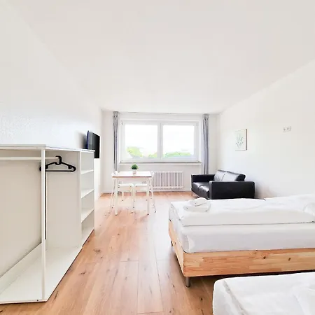 Appartamento Raj Living - 2 Or 3 - 15 Min Zur Messe Dus & 10 Min Old Town Dus *