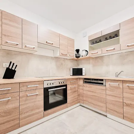 Raj Living - 2 Or 3 - 15 Min Zur Messe Dus & 10 Min Old Town Dus *