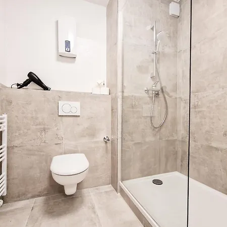 Appartamento Raj Living - 2 Or 3 - 15 Min Zur Messe Dus & 10 Min Old Town Dus Düsseldorf