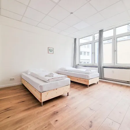 Raj Living - Center With 5 - 10 Min Messe Dus * 杜塞尔多夫