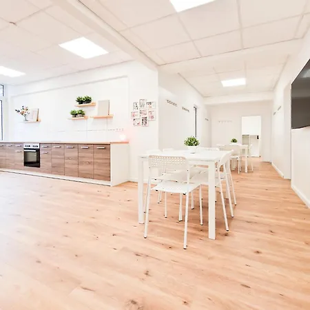 Raj Living - Center With 5 - 10 Min Messe Dus 公寓