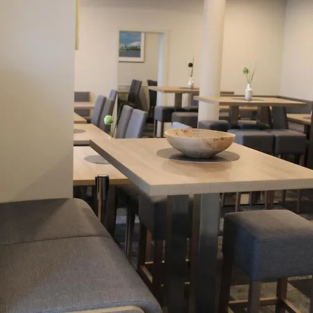 Am Vogelsanger Weg Hotell 3*