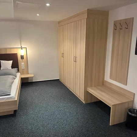 Otel Am Vogelsanger Weg 3*
