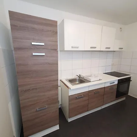 Spacious In Apartment *