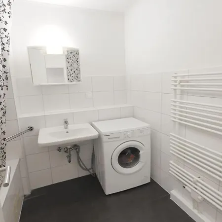 Spacious In Apartment *