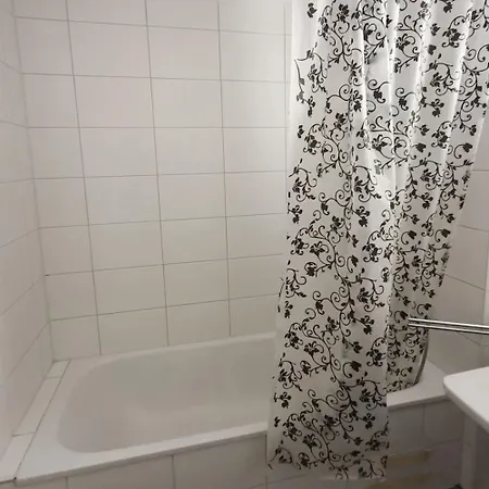 Apartment Spacious In *
