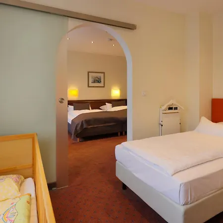 Trip Esplanade, 호텔 4*