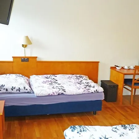 Messe-zimmer Tus-treff Проживание в семье *