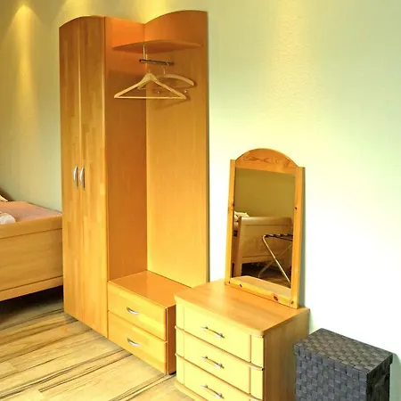 Проживание в семье Messe-zimmer Tus-treff