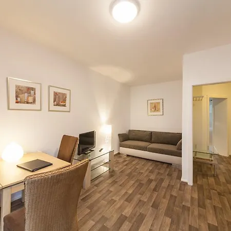 Aparthotel Flora 4*