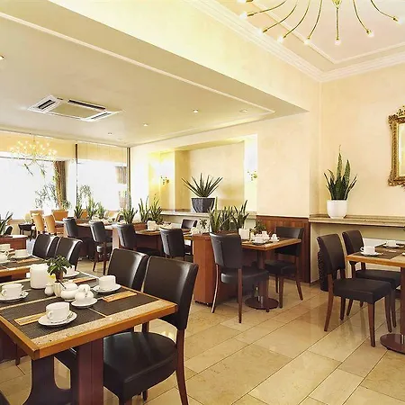 Flora Aparthotel