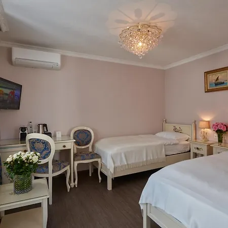 ゲストハウス Apartment-hotel Am Rathaus 2*