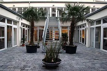 Burns Art & Culture 4* דיסלדורף