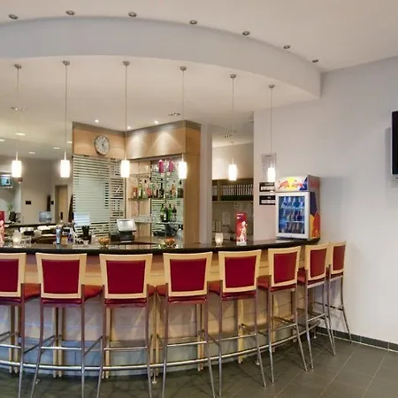 Hotel Holiday Express - City North By Ihg 3*