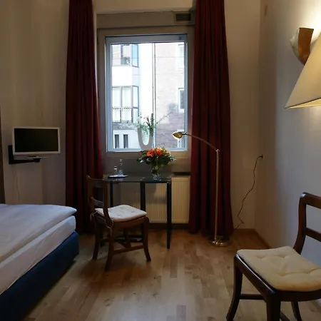 Stern Hotel