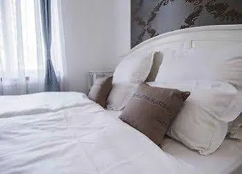 Helvetia Lägenhetshotell 4*