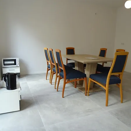 Avi Kinghouse * Düsseldorf