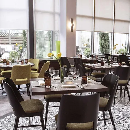 Renaissance Hotel 4*