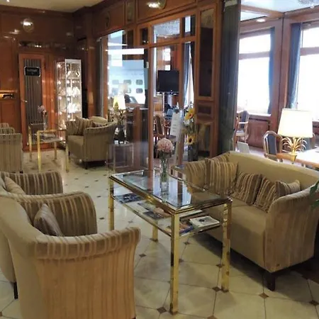 乌巴赫旅行酒店 4* 杜塞尔多夫