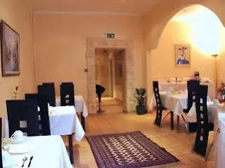 Hotel Ariana 2*