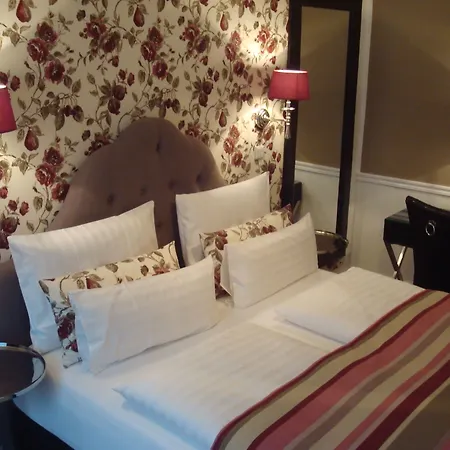 Sir&lady Astor 3*