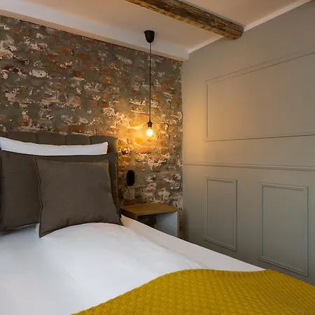 Apartamento Square 20 *