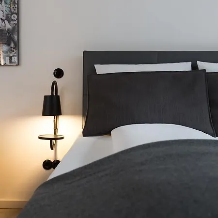 Square Rooms 8 *