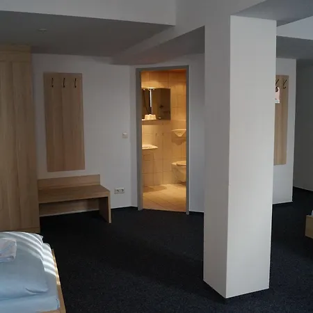 Am Vogelsanger Weg 3* Düsseldorf