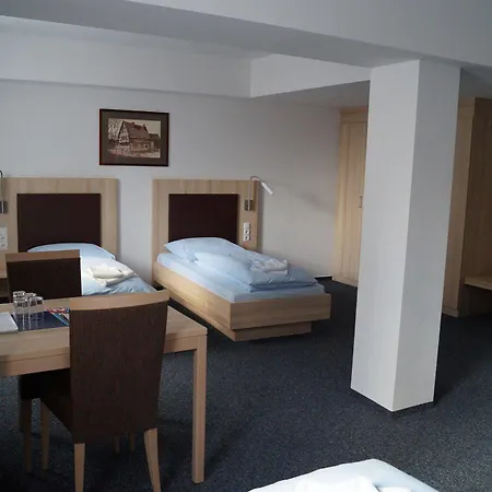 Am Vogelsanger Weg Hotell
